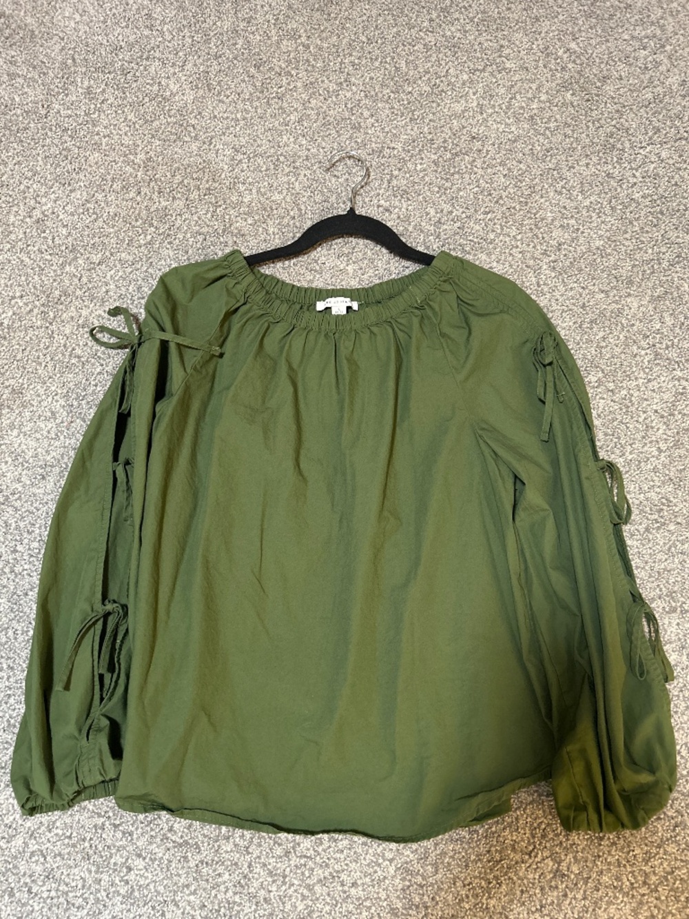 Free Assembly Olive green top tie poof sleeves